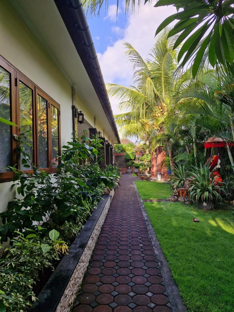 Sari Ayuning Nusa Guest House Lembongan Buitenkant foto
