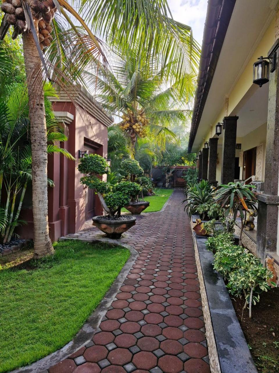 Sari Ayuning Nusa Guest House Lembongan Buitenkant foto